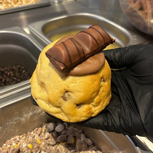 Bueno & Nutella Stuffed Cookie